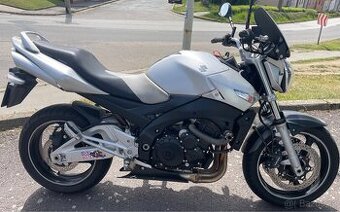 Suzuki GSR 600