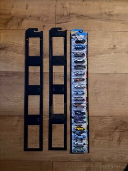 Hot wheels polička