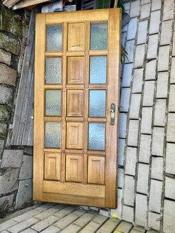 Vstupni dubove dvere