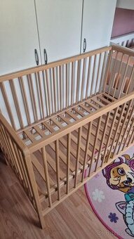 Dřevěná postýlka