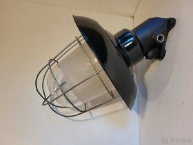 industriální litinová lampa, smaltované stínidlo
