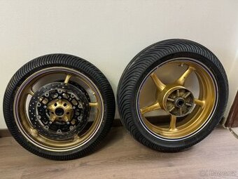 celá kola YAMAHA YZF R6