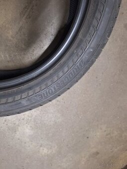 Letni pneu 235/50/20