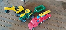 Hračky na ven - bagr, traktor, hasiči