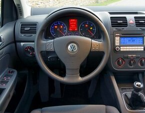 3 ramenný multifunkční volant VW Golf V