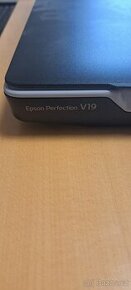 Scaner EPSON Perfection V19