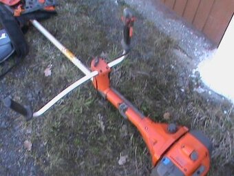 Krovinorez HUSQVARNA  555RXT
