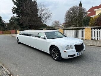 Limuzína Chrysler 300c 3,5 V6 200kw LPG  VIP NEW INTERIER