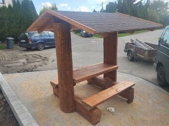 Dřevěný mobiliář - 1