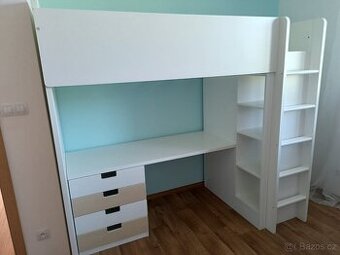 Postel se stolem a skříní IKEA