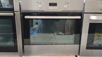 Samostatná vestavěná trouba AEG Electrolux
