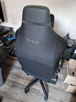 Razer Iskur Green křeslo.