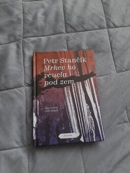 Kniha Mrkev ho vcucla pod zem - 1