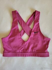 Sportovní podprsenka Nike velikost M