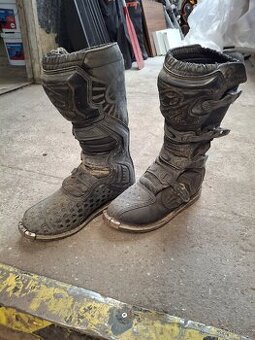 Boty na motocros