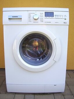 Pračka SIEMENS na 7 kg prádla