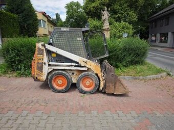 Smykový nakladač Bobcat 543