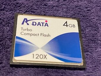 2× CF karta (1 a 4 GB)