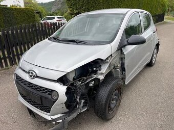 Hyundai i10 1.0 havarované 11tis. km