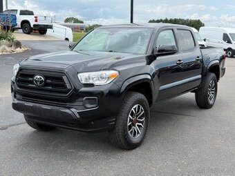 Toyota Tacoma SR Double Cab V6 4x4, 2022 r.v.