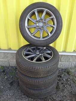 Toyota Auris - kola (Alu. disky+pneu 205/55 R16)