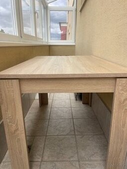 Prodám jídelní stůl 120 x 80 cm