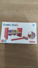 Dřevěné kladívko s kolíky