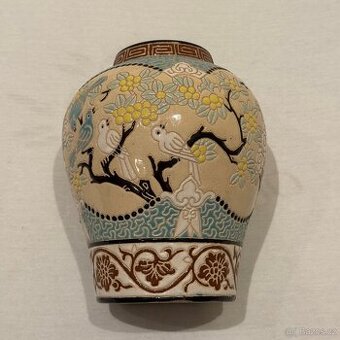 Zdobená keramická váza Daicon