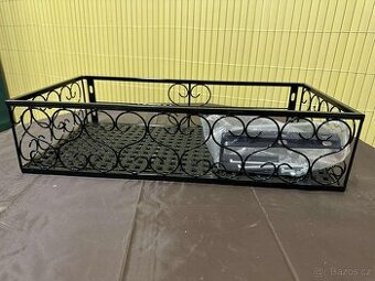 Kovový držák na květiny – nový, elegantní design