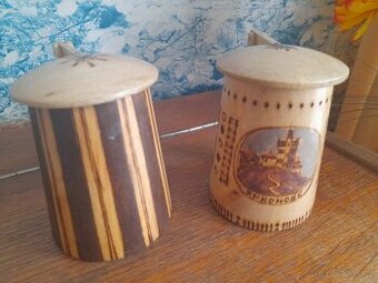 Prodám pivní korbely s pokličkou