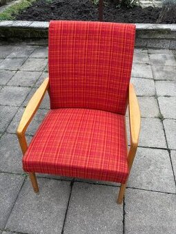 Retro dřevěné křeslo - červené