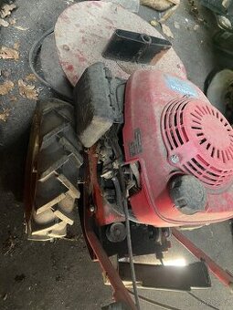 Bubnová sekačka s motorem honda