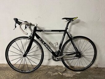 Silniční kolo CUBE