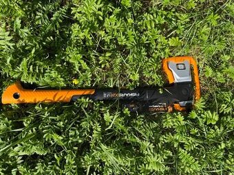 Sekera Fiskars X24 M