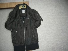 Dámskou jarní vestičku