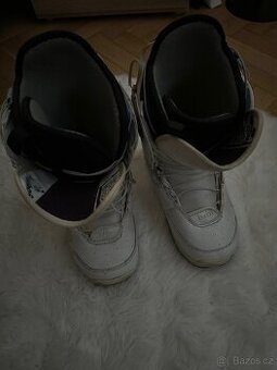 boty na snowboard burton