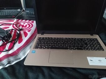 Prodám notebook Asus