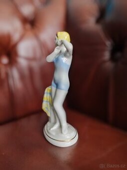 Raritní art deco soška, porcelán, plavkyně.