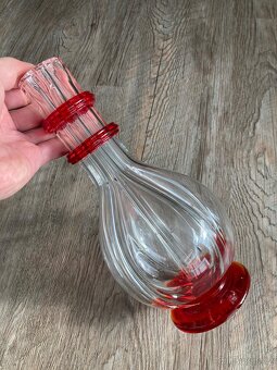 Starožitná karafa na více druhů alkoholu