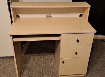 Dětský psací stůl.