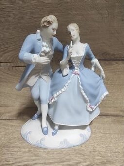 Porcelánová soška Royal Dux – tančící pár (návrh Strobach)