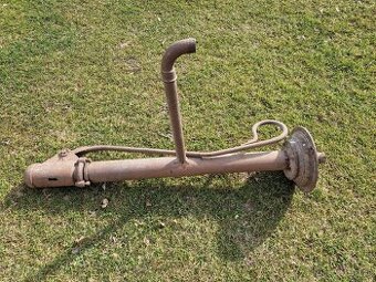 Stará ruční pumpa KUNZ