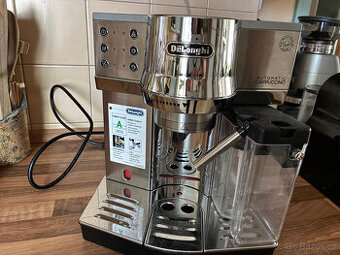 Pákový kávovar DeLonghi