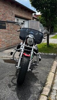 Harley - Davidson, XL 1200C Custom.