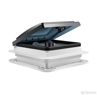 Nové střešní okno ventilátor do karavanu na karavan LED