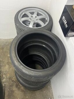 Zeknova RS 606 R1 235/40 R18
