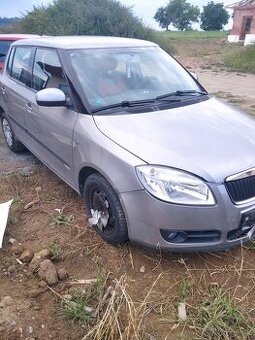 nd z škoda fabia 2 1.2tsi 63kw stříbrná modrá červená bílá v