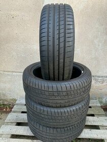 Letní pneu 215 45 18 Goodyear jako nové