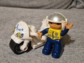 LEGO DUPLO motorka s policistou