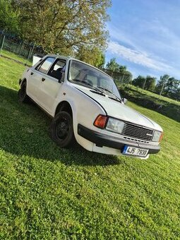 Škoda 120L